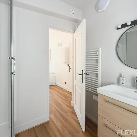 Apartment Immeuble Droite