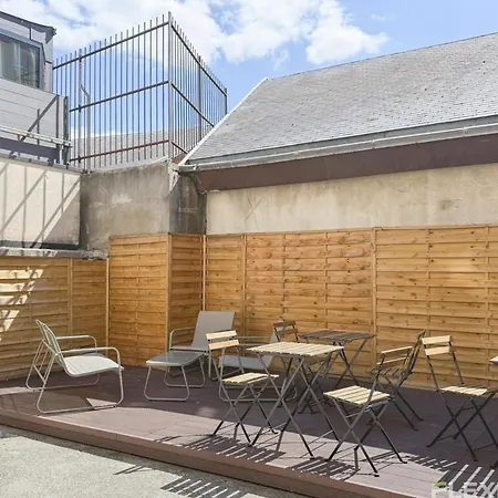 Immeuble Droite Apartment Paris