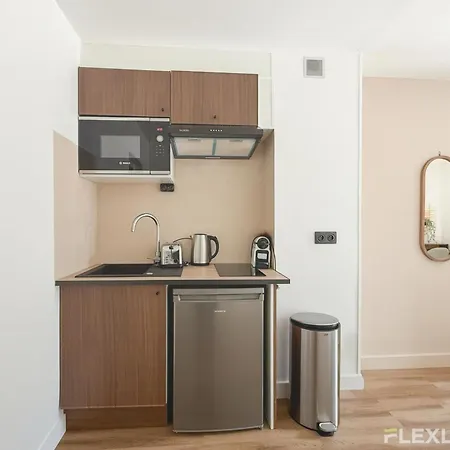 Charming 16m In 20 With Shared Terrace Apartman