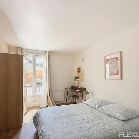 Charming 16m In 20 With Shared Terrace * Párizs